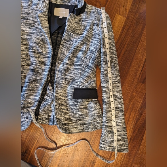 Banana Republic Tweed Blazer size 6. - Picture 10 of 13